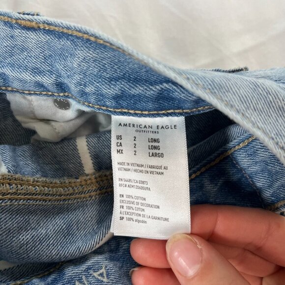 American Eagle Mom Jean Pinstripe High Waist Light Wash 100 Cotton Jeans | Sz 2L - Picture 8 of 8